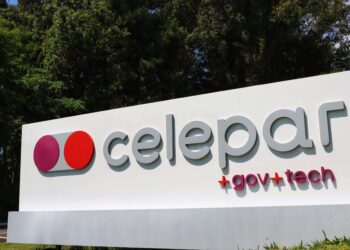 Após chamar Celepar de 'obsoleta' para justificar venda, Governo do Paraná descreve empresa como 'inovadora' a possíveis compradores